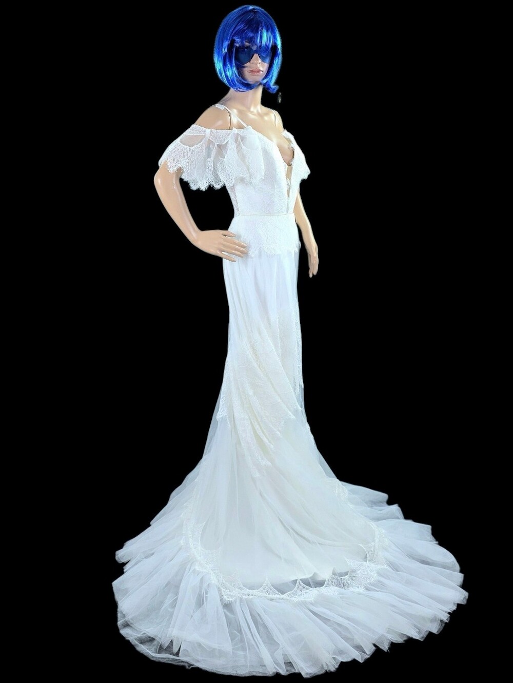 Bohemian Off Shoulder Wedding Dress, Perfect For a Beach Wedding! Size Small. - Picture 3 of 14